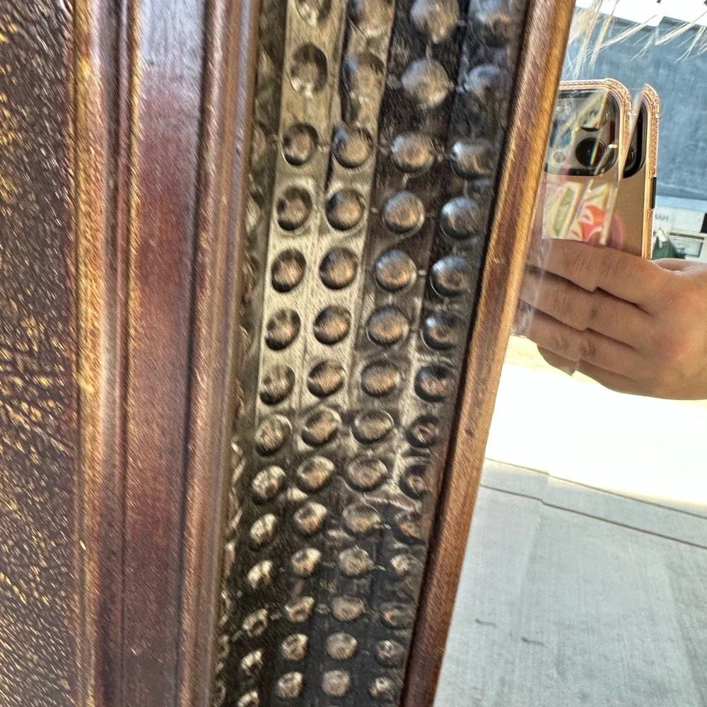 Wall mirror